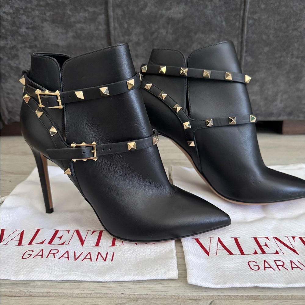 NEW! Valentino Garavani Rockstud Black Heeled Boots
